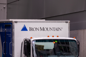 Iron Mountain Dividend Safety: Will This 9.25% Yield Fall Off a Cliff?