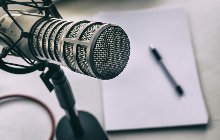 11 Best Investing Podcasts to Become Financially Independent in 2022